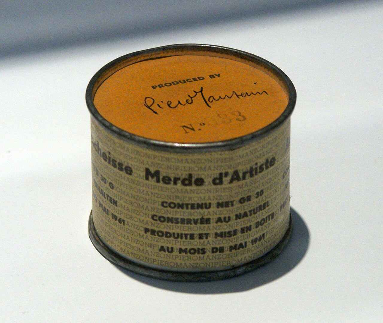 Una scatoletta di Merda d'artista di Piero Manzoni